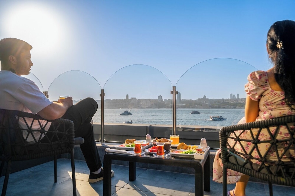 216 Bosphorus Suite 44/50