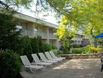 Howard Johnson by Wyndham Toms River 2/41