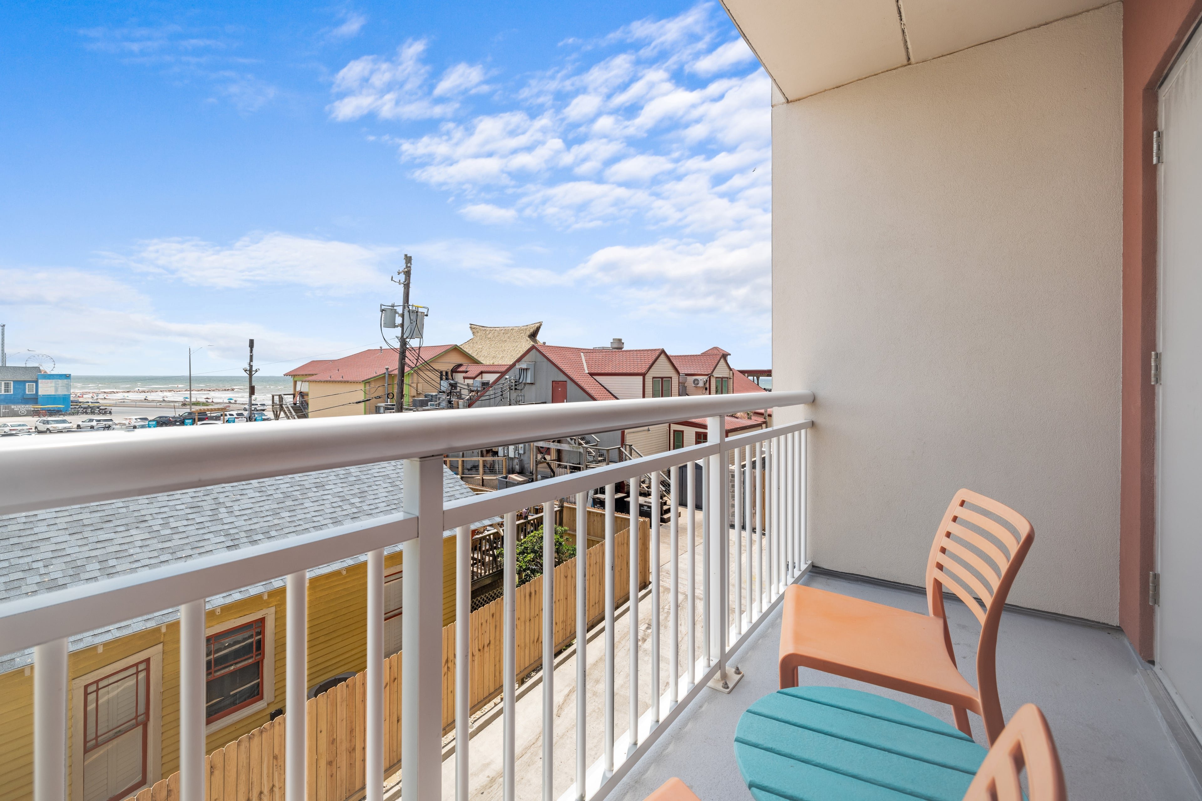Holiday Inn Express Suites Galveston Beach 10/65