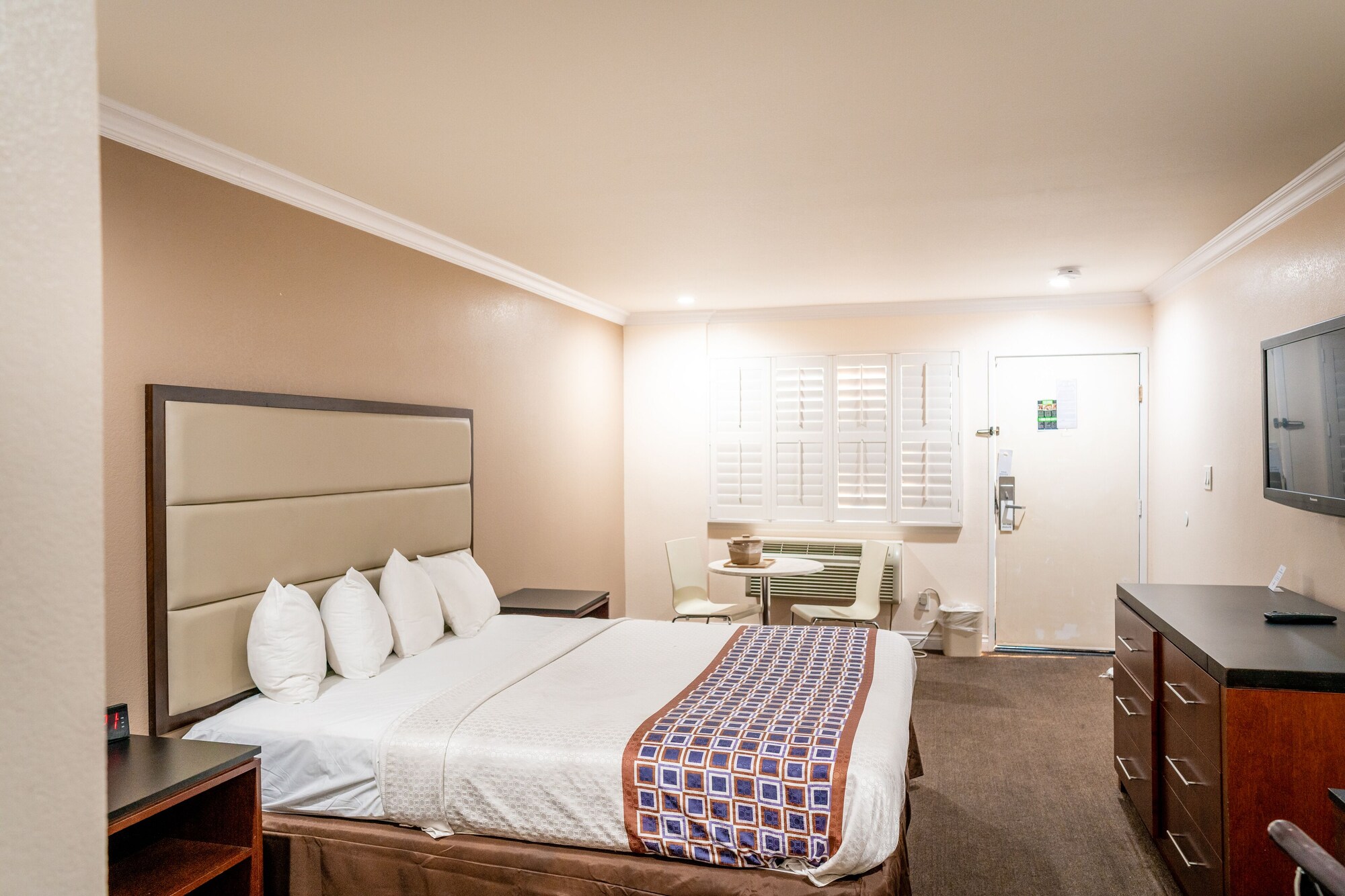 Standard, King Bed, Accessible