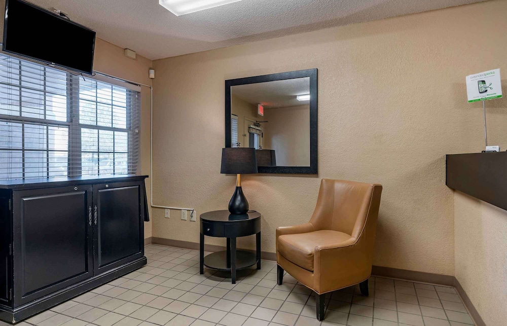 Extended Stay America - Lexington - Nicholasville Road 24/37