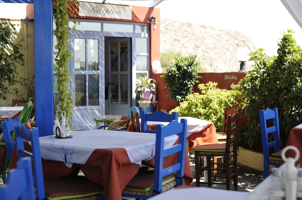 VILLA MICHALIS 49/59