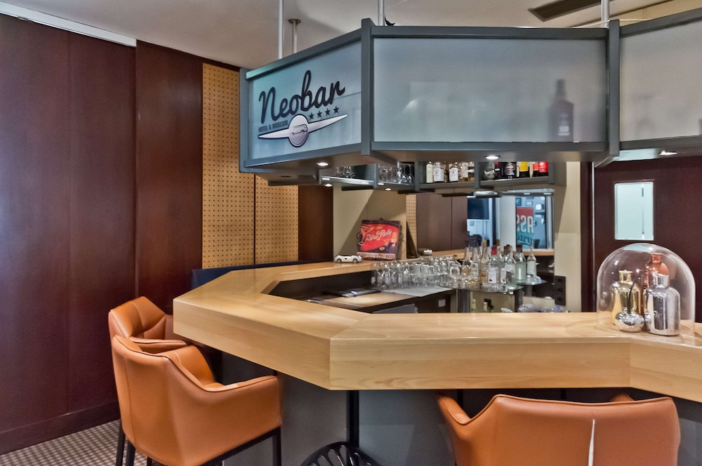 ANA Neotel, Trademark Collection by Wyndham 65/77