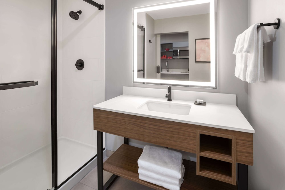 Hawthorn Extended Stay by Wyndham Williston/Burlington 38/38