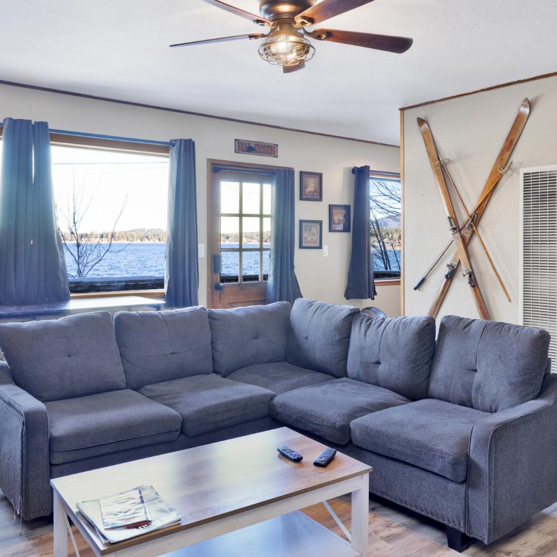 Lakefront Family Cabin by Big Bear Vacations 15/30