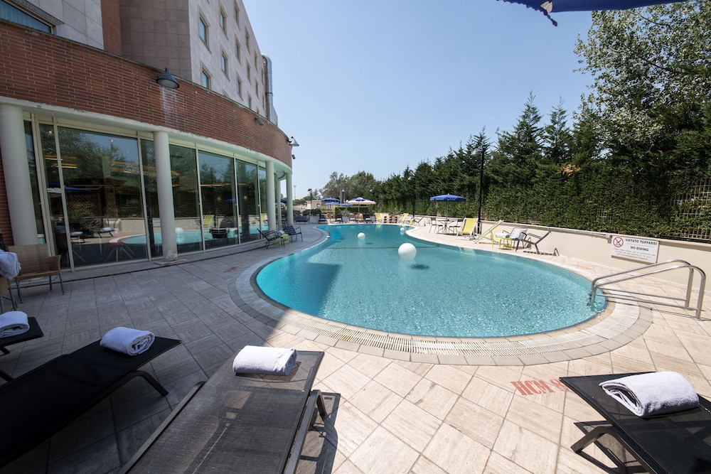 Novotel Roma Est 73/77