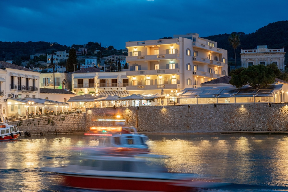 Hotel Roumani 26/33