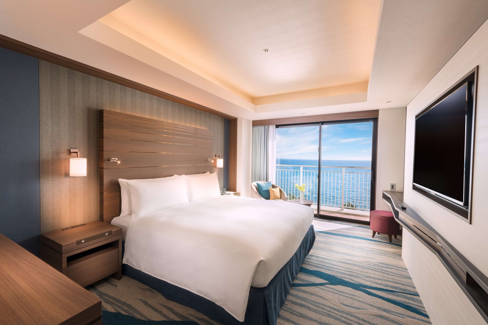 1 BEDROOM, SUITE, KING BED, OCEAN VIEW, BALCONY