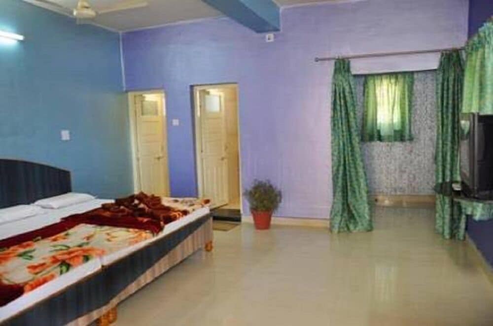 Hotel Shanti Mount Abu 13/28