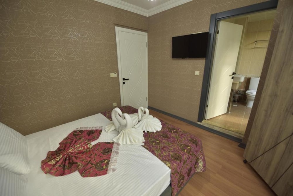 THE LUXX BOUTIQUE HOTEL 31/53
