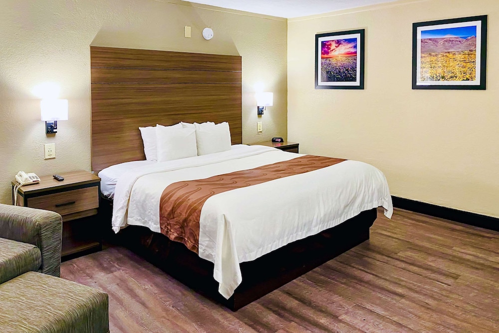 ROOM, KING BED, ACCESSIBLE