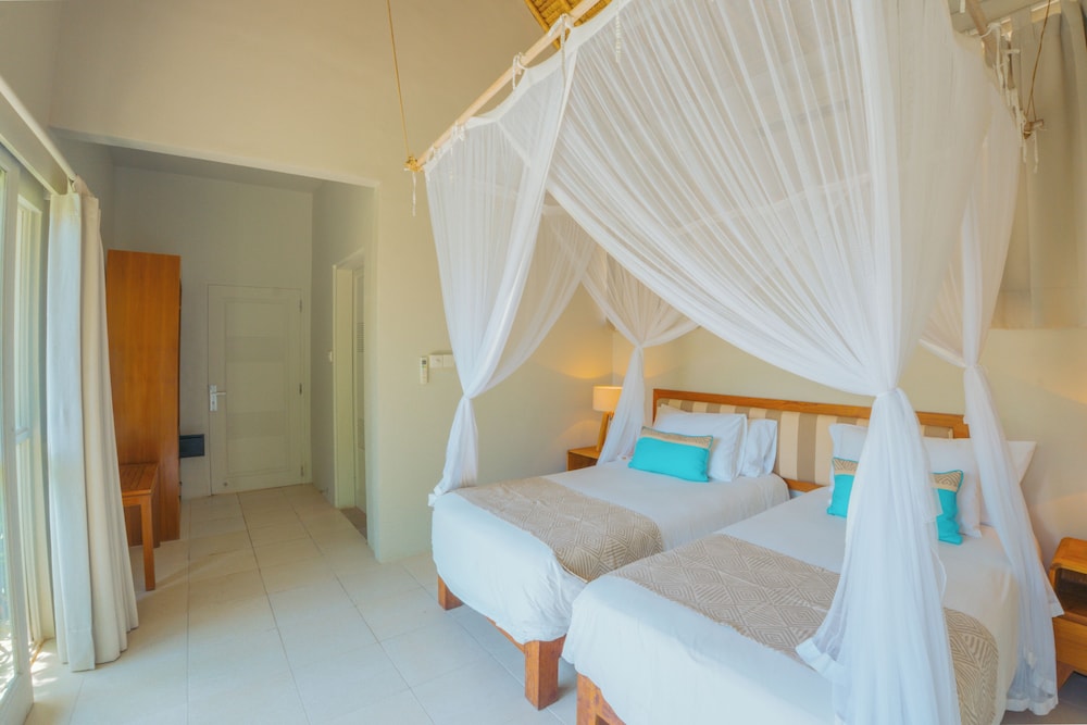 Hai Tide Beach Resort 21/74