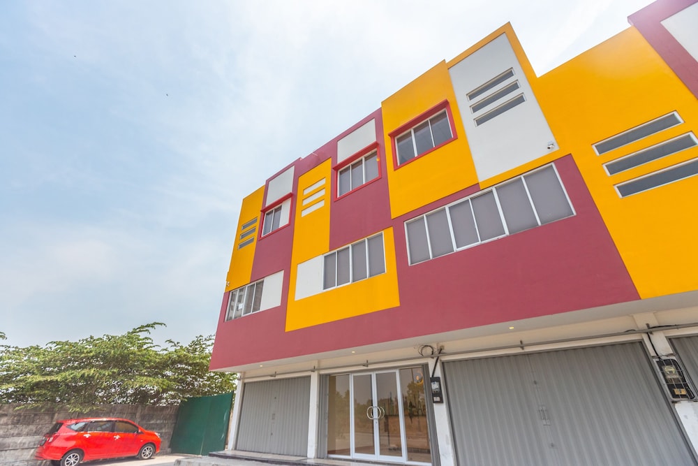 OYO 1552 Iodium Residence 1/17