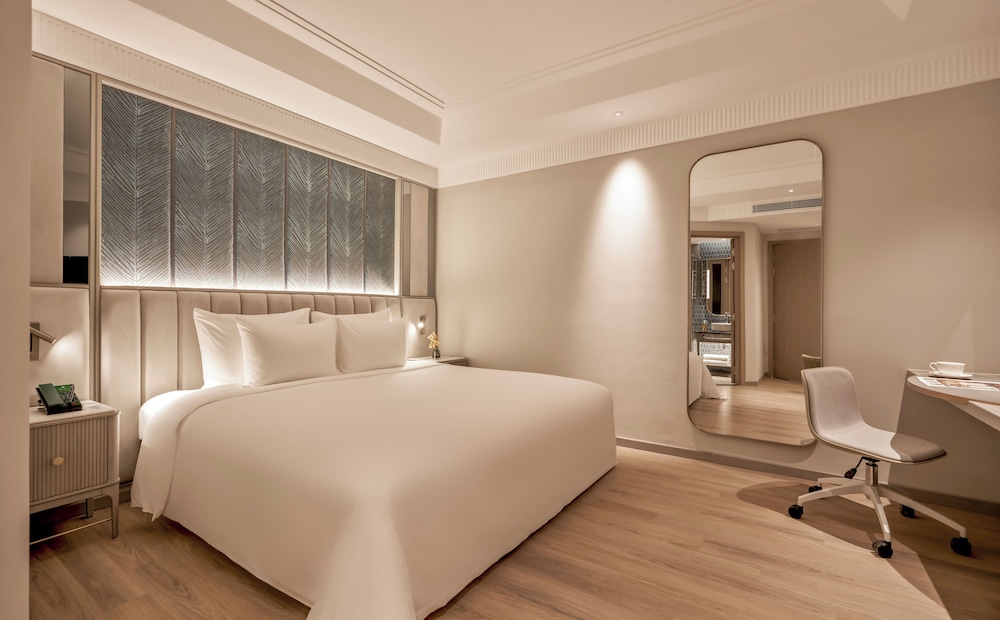 La Siesta Premium Saigon Central 17/50