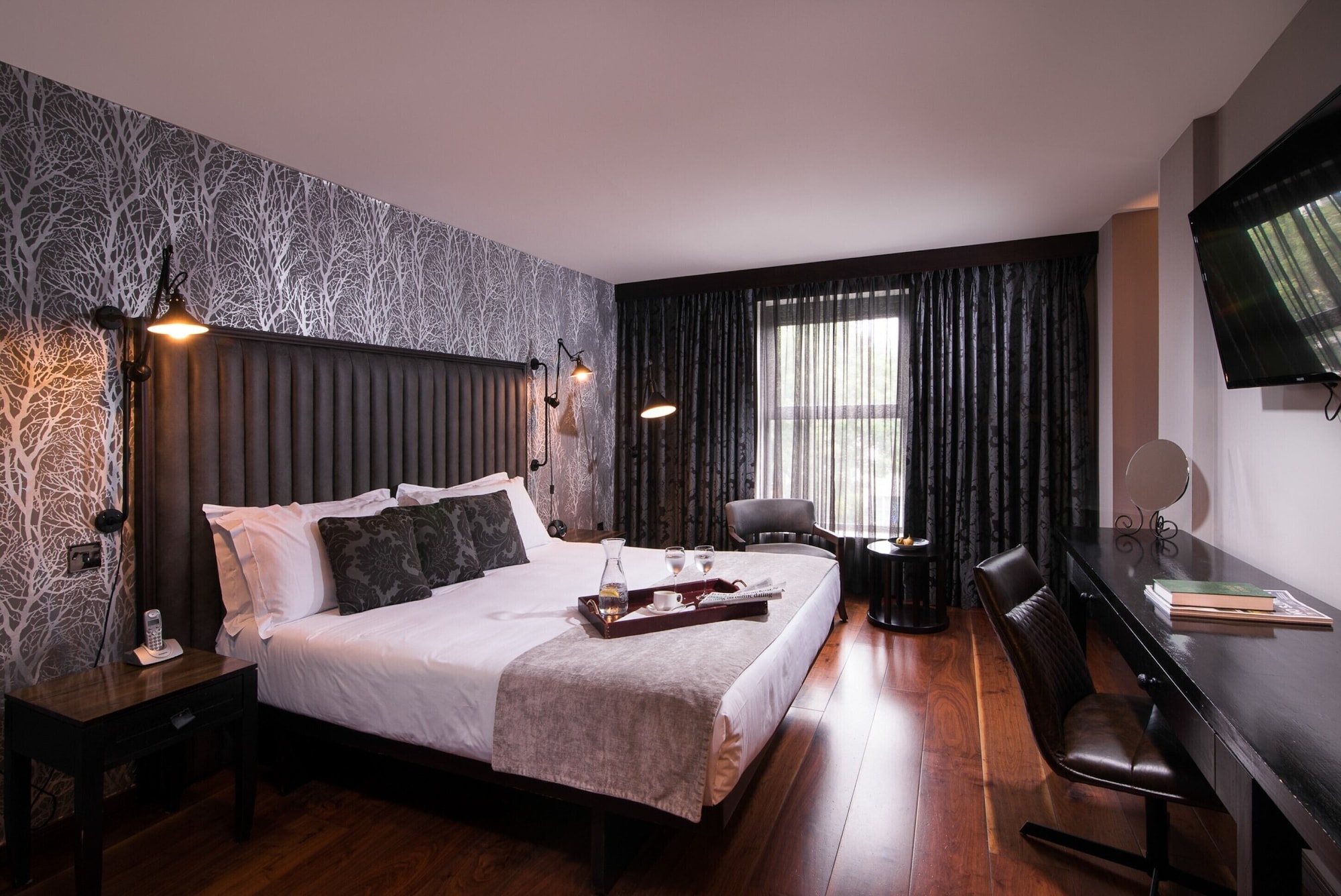 LUXURY, SUITE, KING BED