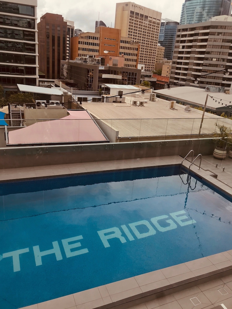 Ridge Apartment Hotel 50/74