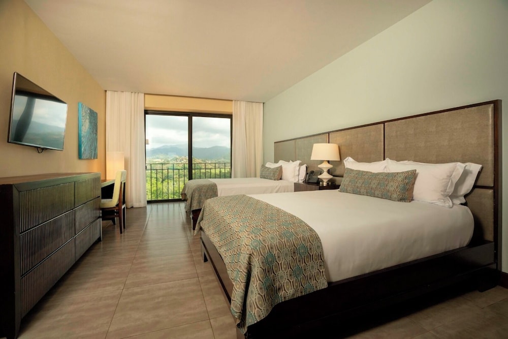 Room, 2 Queen Beds, Mountain View