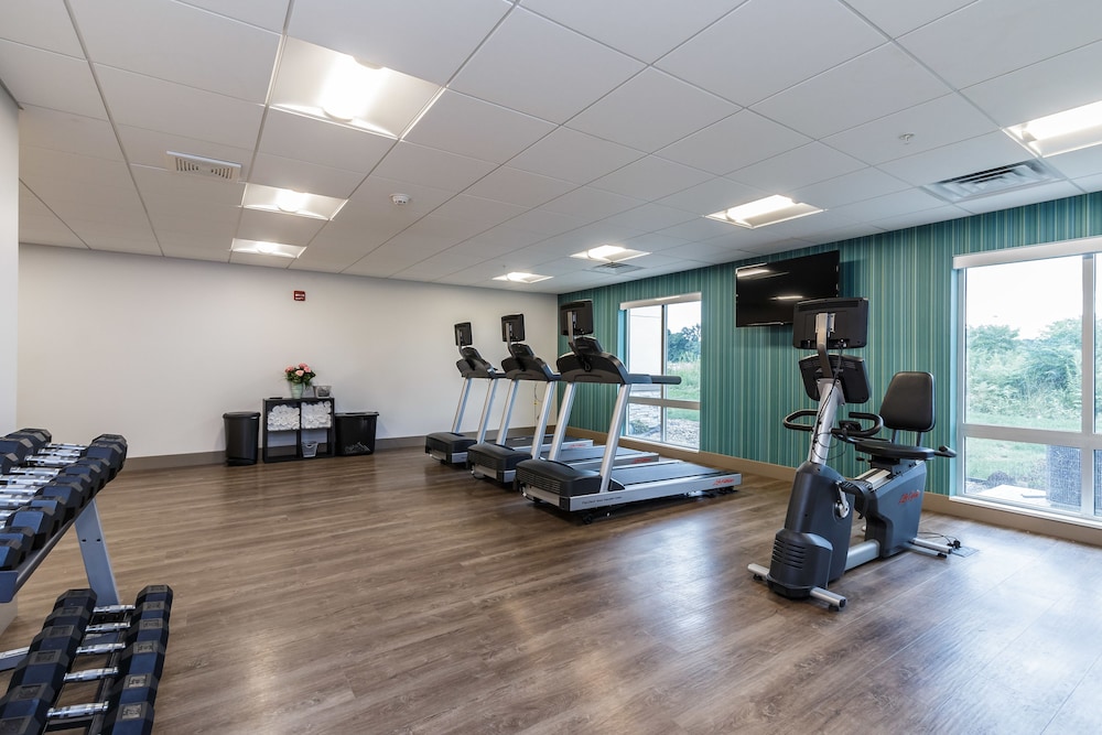 Holiday Inn Express and Suites South Bend South 37/64