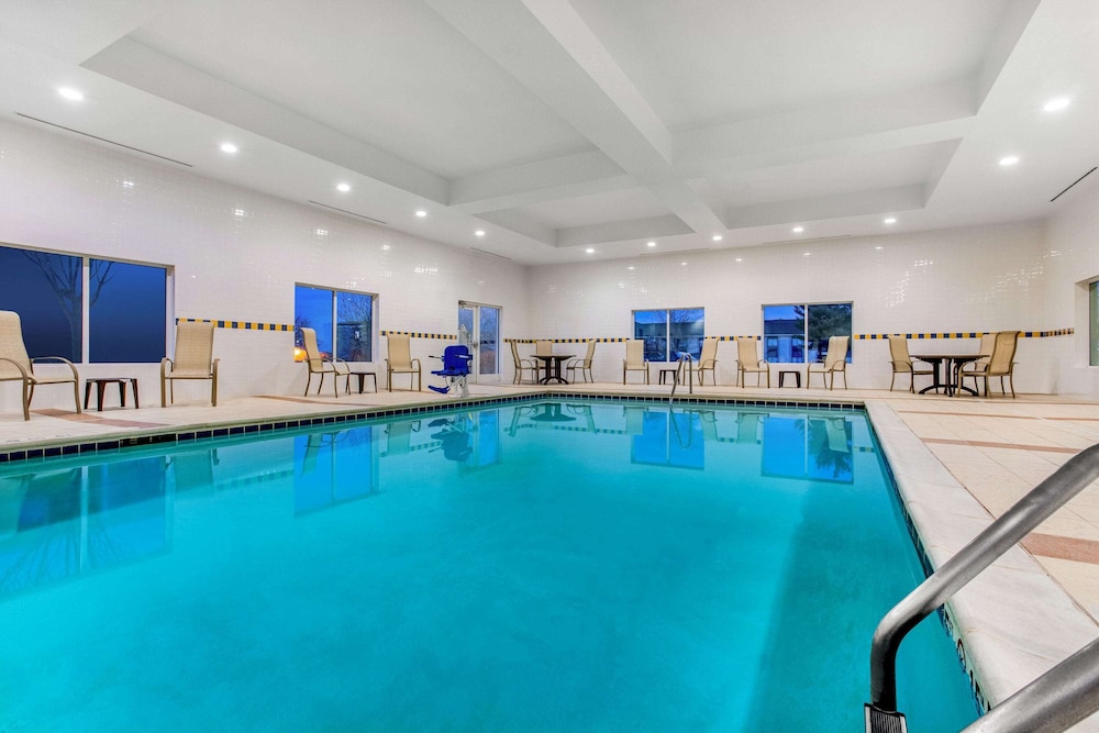 Spark by Hilton Plainfield Indianapolis Airport 23/43