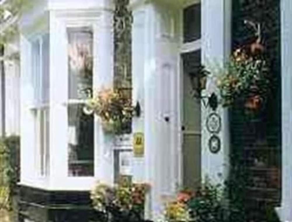 Holmwood House Hotel 1/23