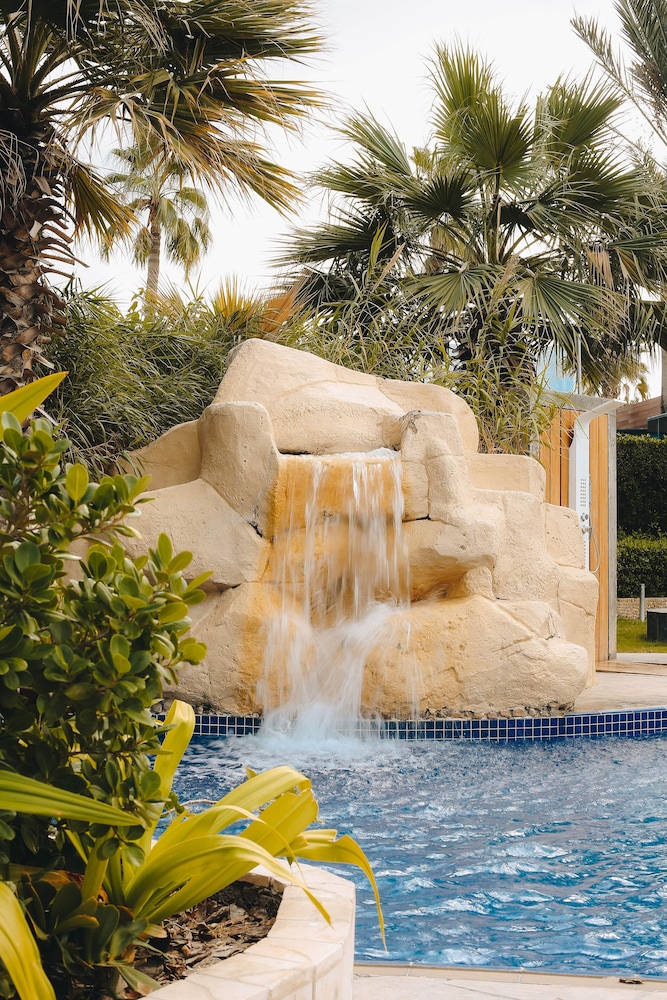 swimming pool spa