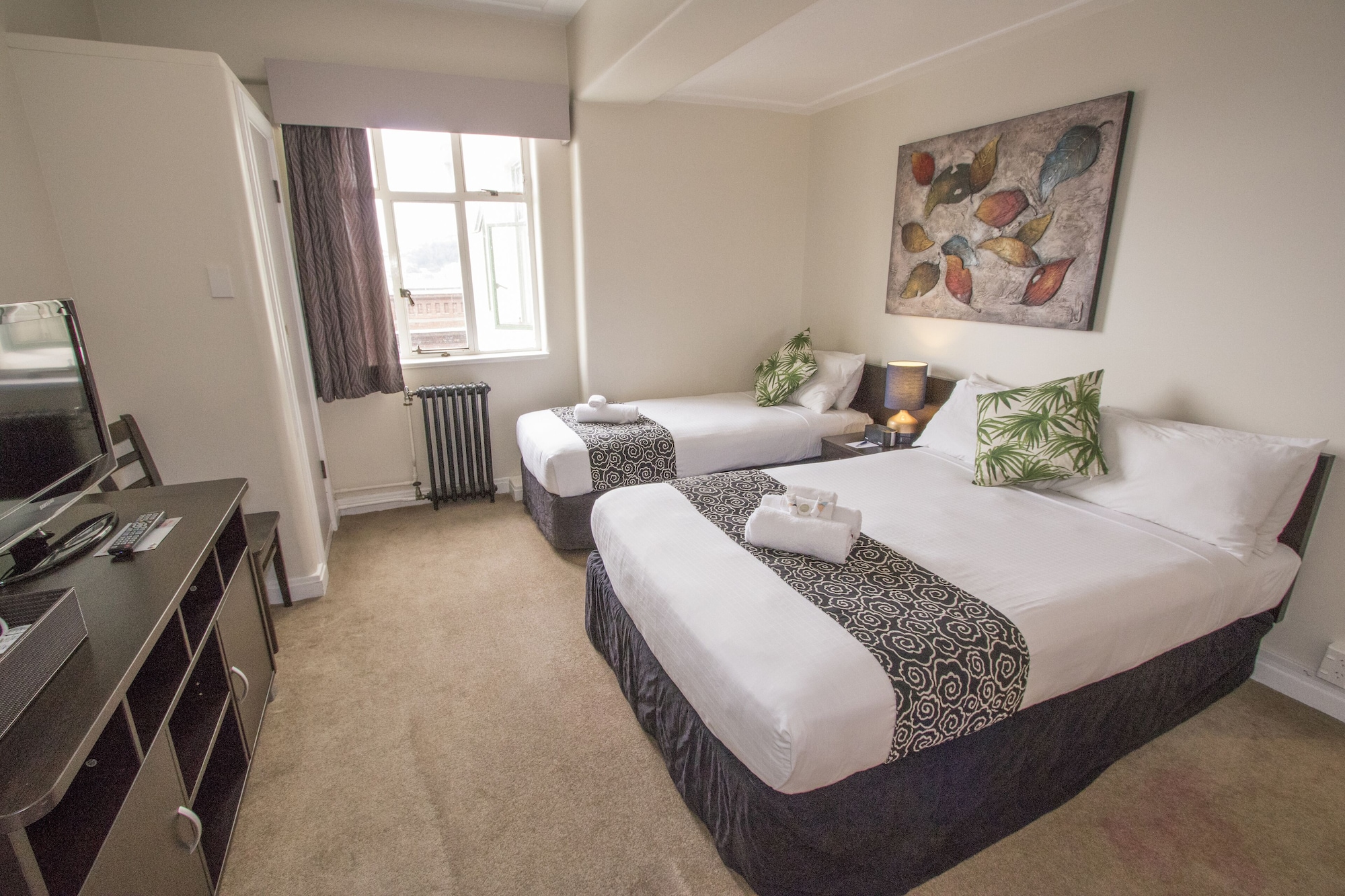 ROOM, TWIN BEDS, 1 DOUBLE AND 1 SINGLE BED