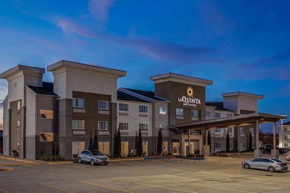 La Quinta Inn & Suites by Wyndham Fayetteville 4/59