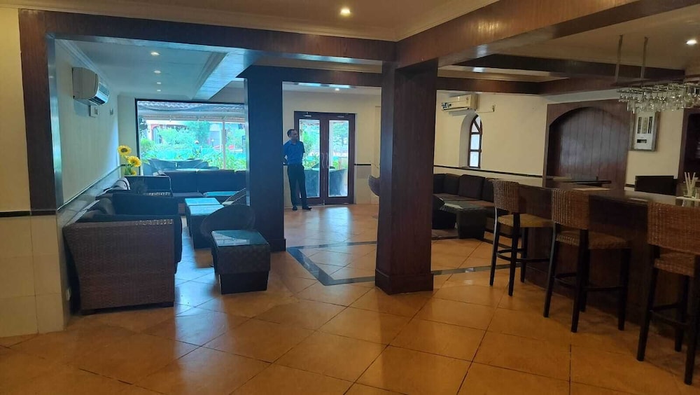 Sun City Hotel 35/52