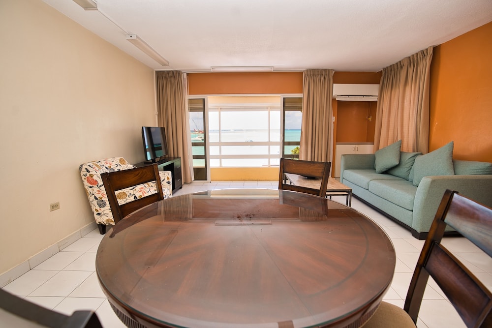 Horizon View Beach Hotel 19/46