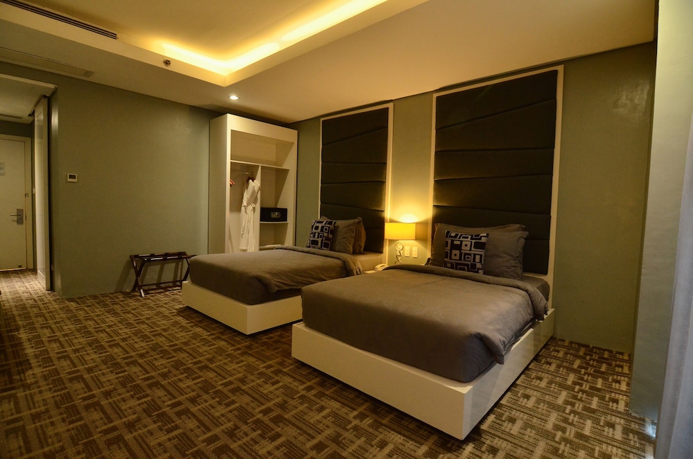 The Oriental Legazpi 11/50