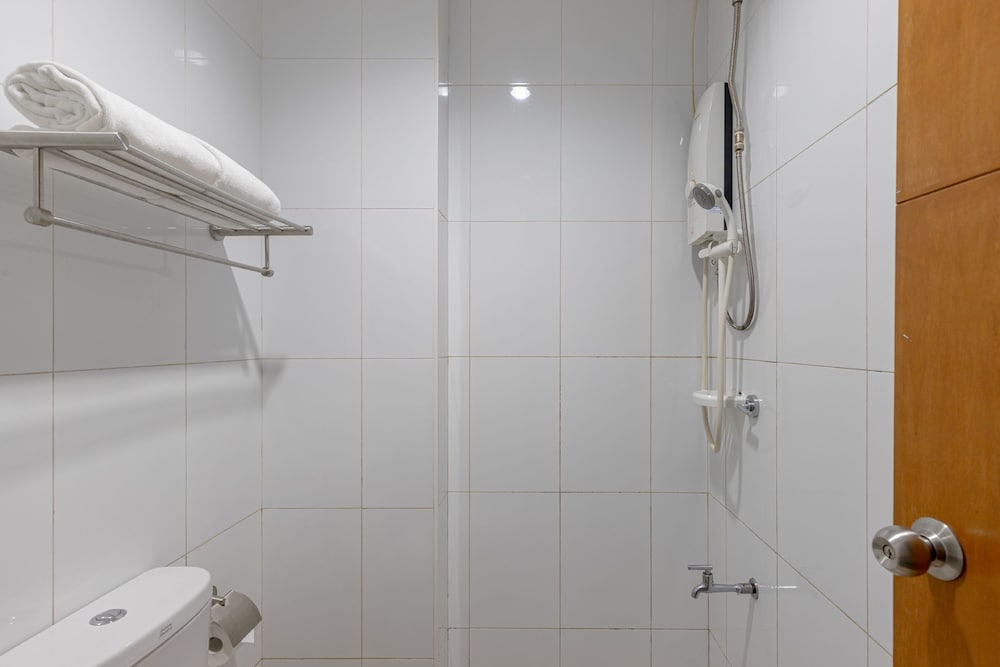Baymont Suites And Residences 40/40