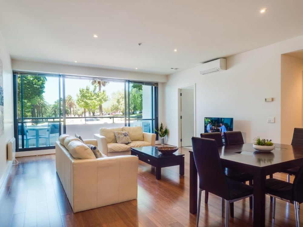The Waterfront Apartments Geelong 25/40