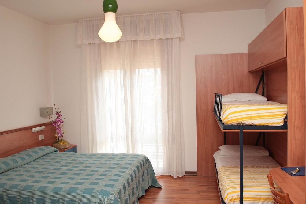 Hotel Midi 6/37