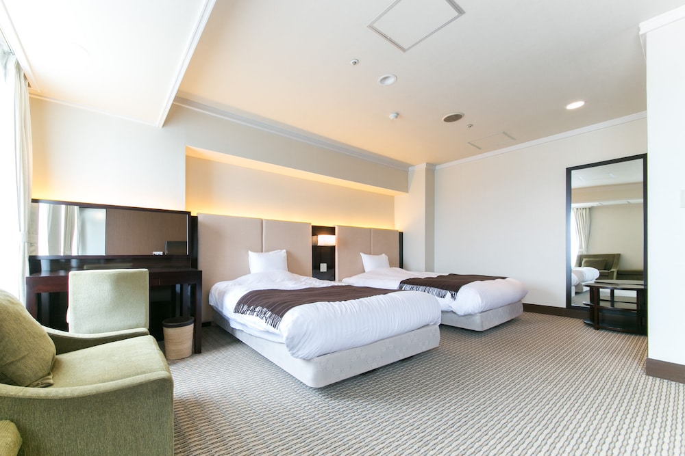 Hotel Crystal Palace 5/25