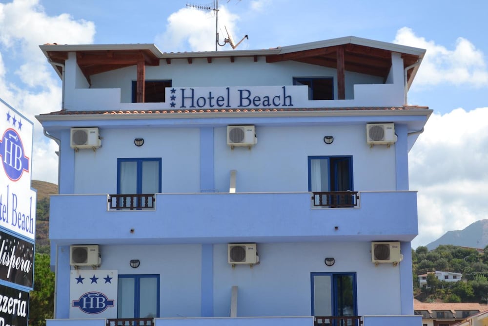 Beach Hotel 1/43
