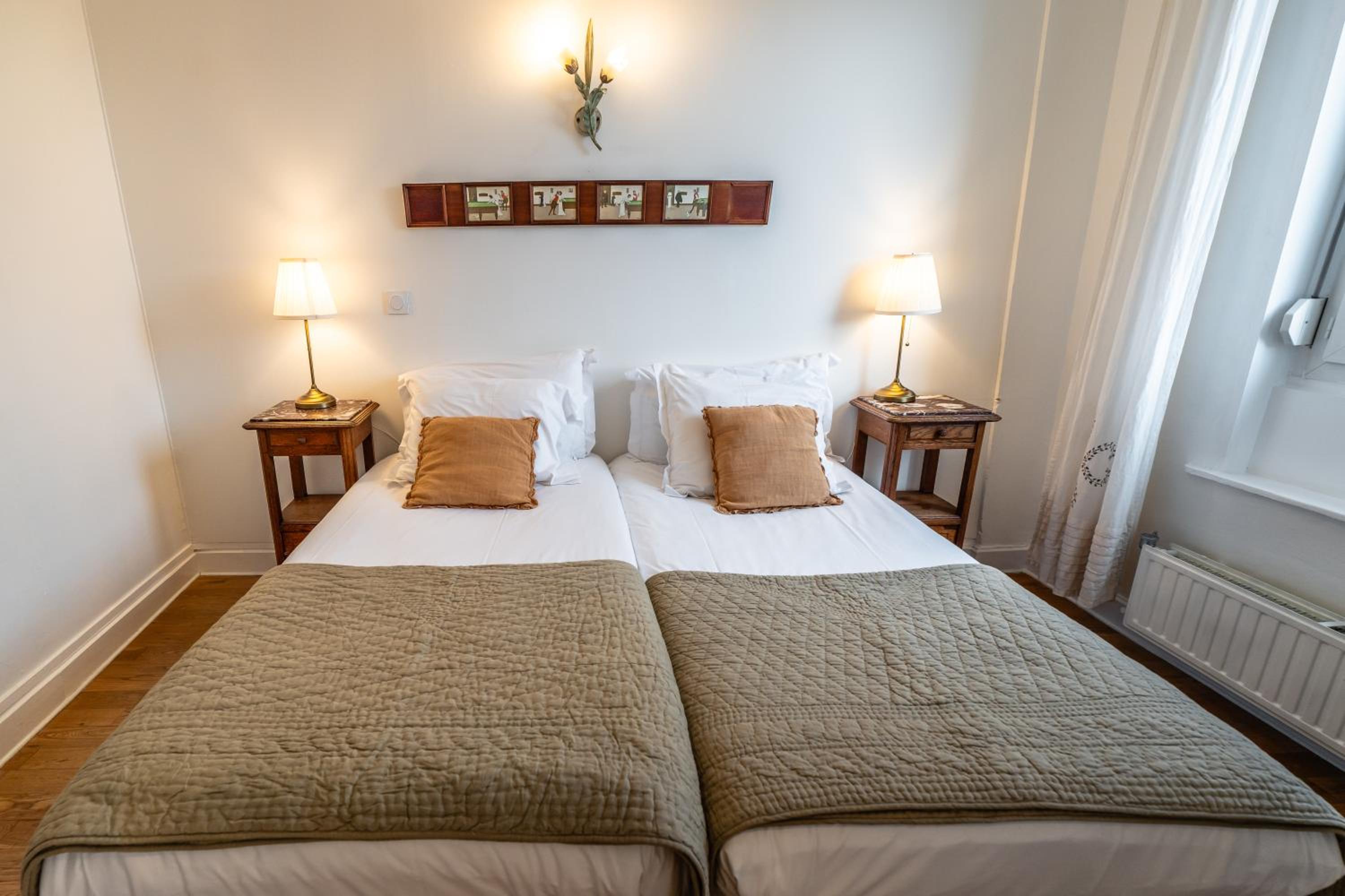 Room, Twin Beds