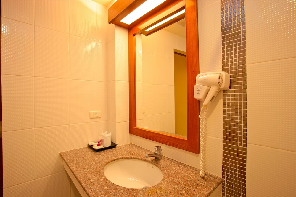Orchid Garden Hotel 28/64