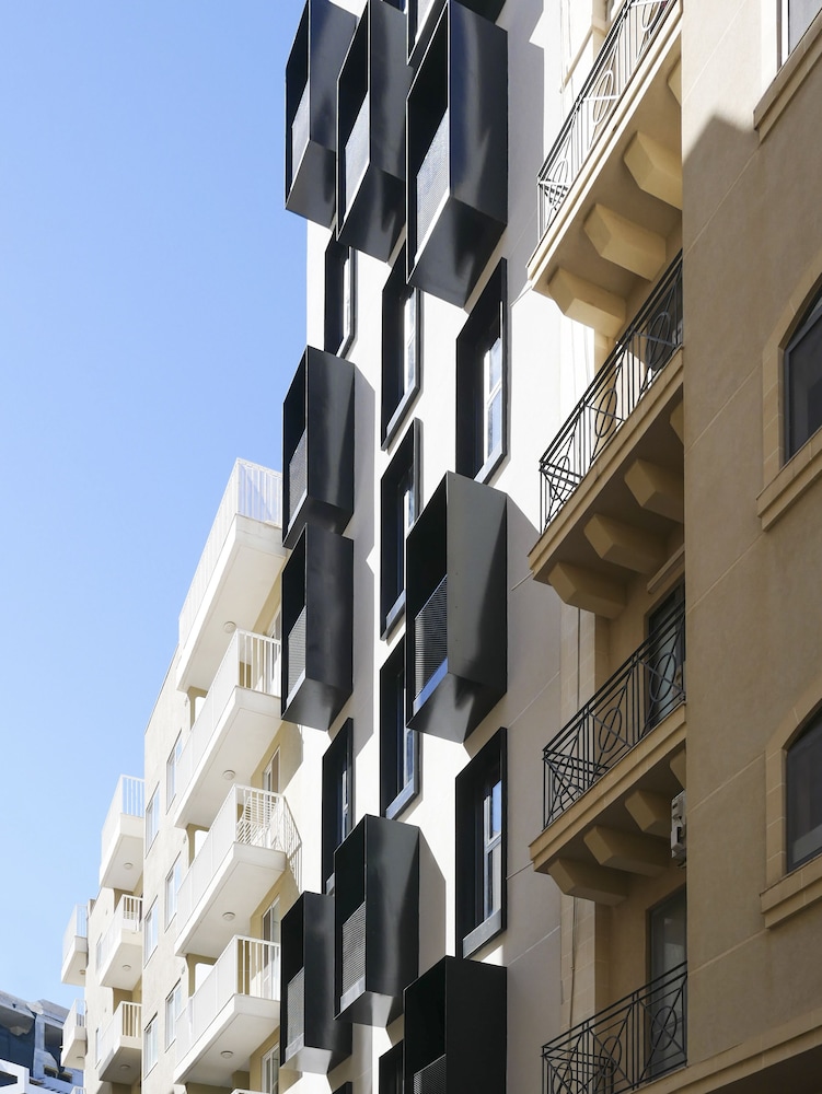 Eleven Apartments 2/23