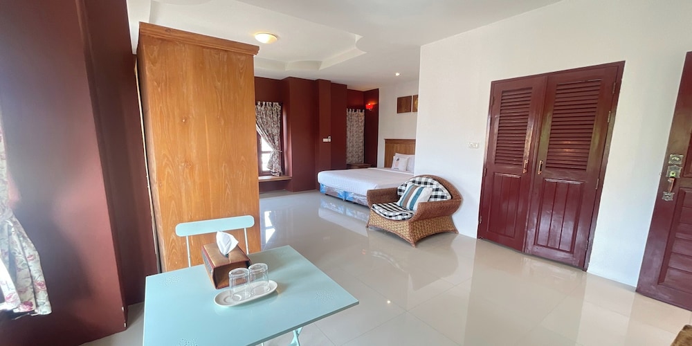 Yellow Tique Hotel 21/58