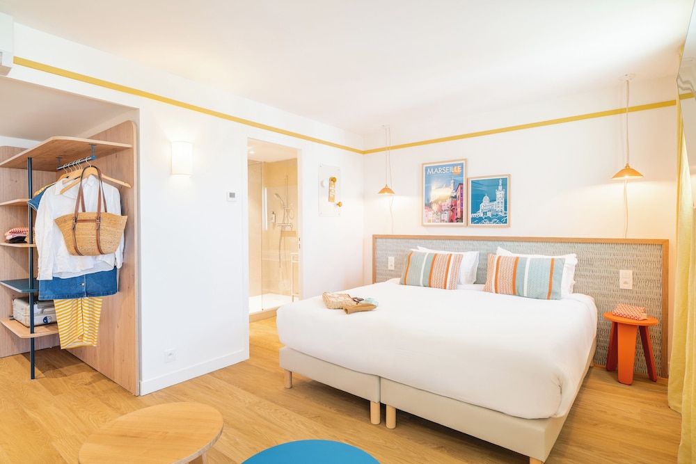 غرفة رباعية بسريرين منفصلين مع أريكة، Hotel Soleo Prado 6/9