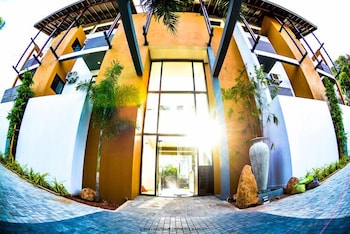 Olanro Hotel 12/40