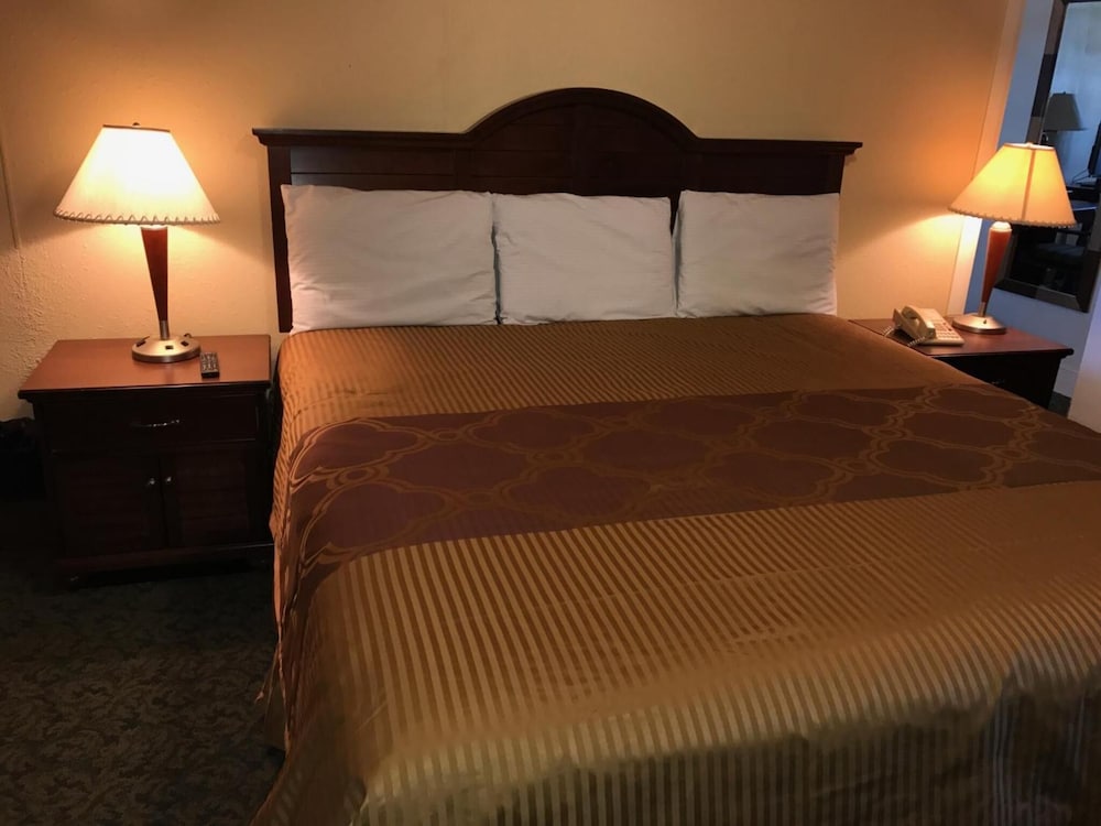 Alvin Extended Stay 32/62