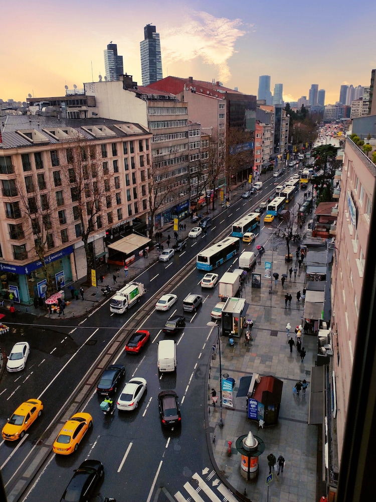 RADISSON BLU HOTEL ISTANBUL SISLI 62/67