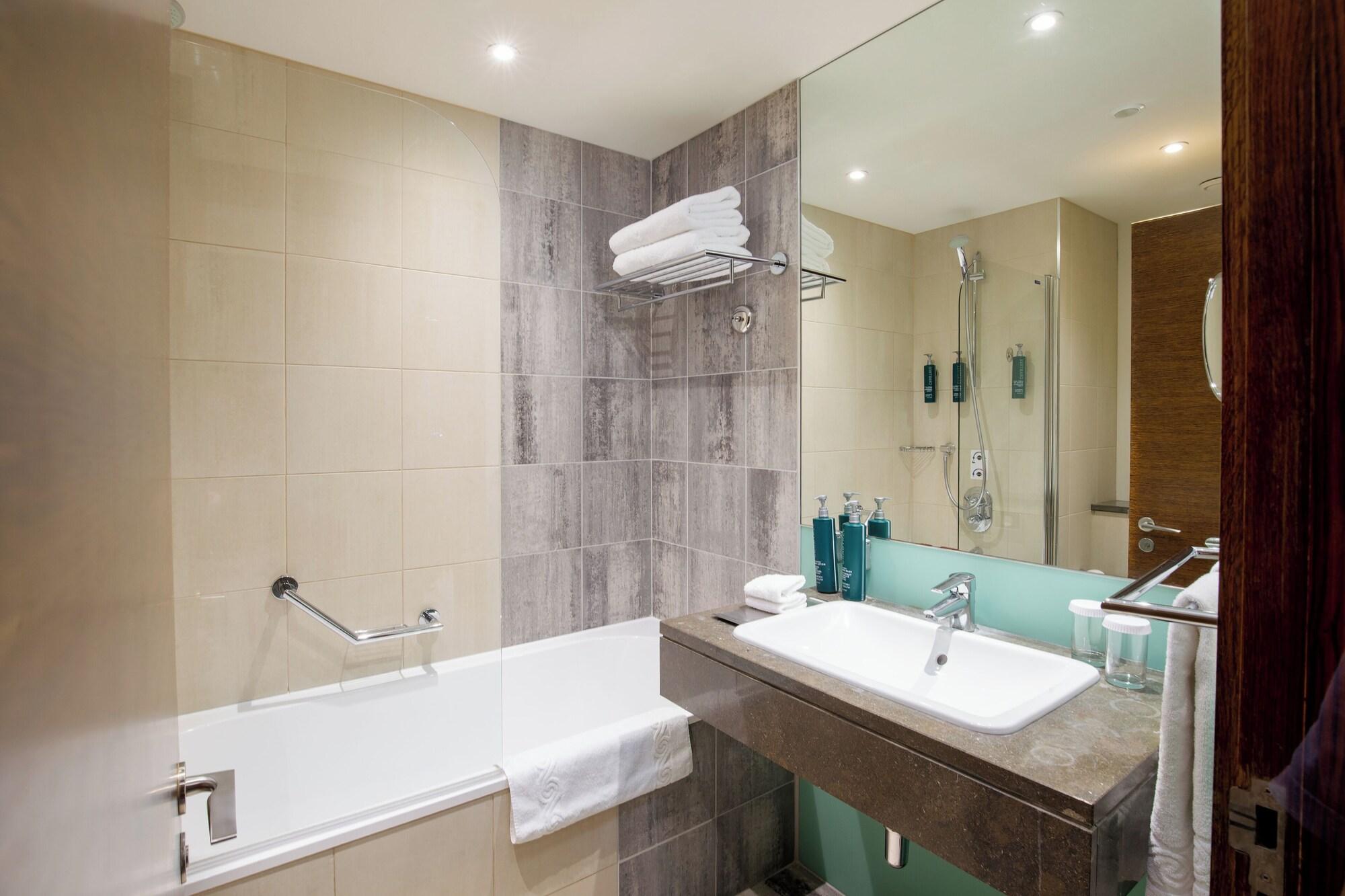 غرفة متصلة عائلية بغرفتي نوم، Hilton London Canary Wharf 8/8