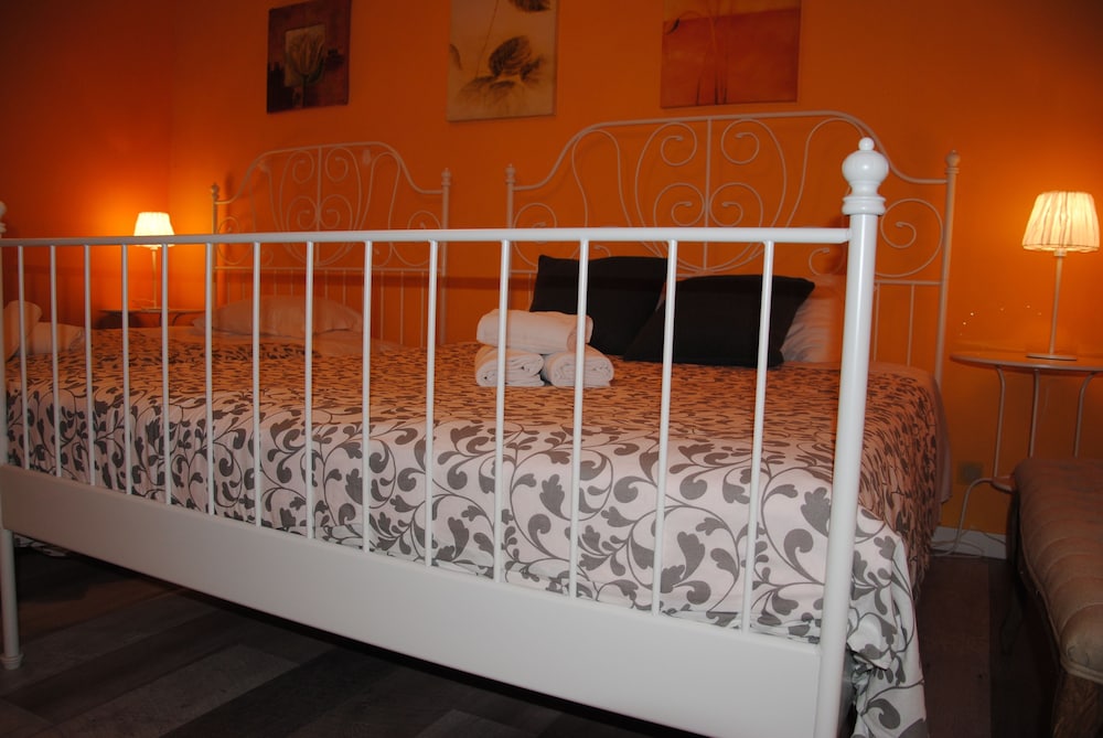 Deluxe Rooms 35/59