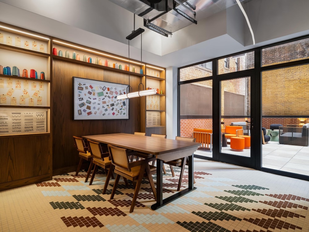 Hotel 38 New York City, Tapestry Collection by Hilton 43/52