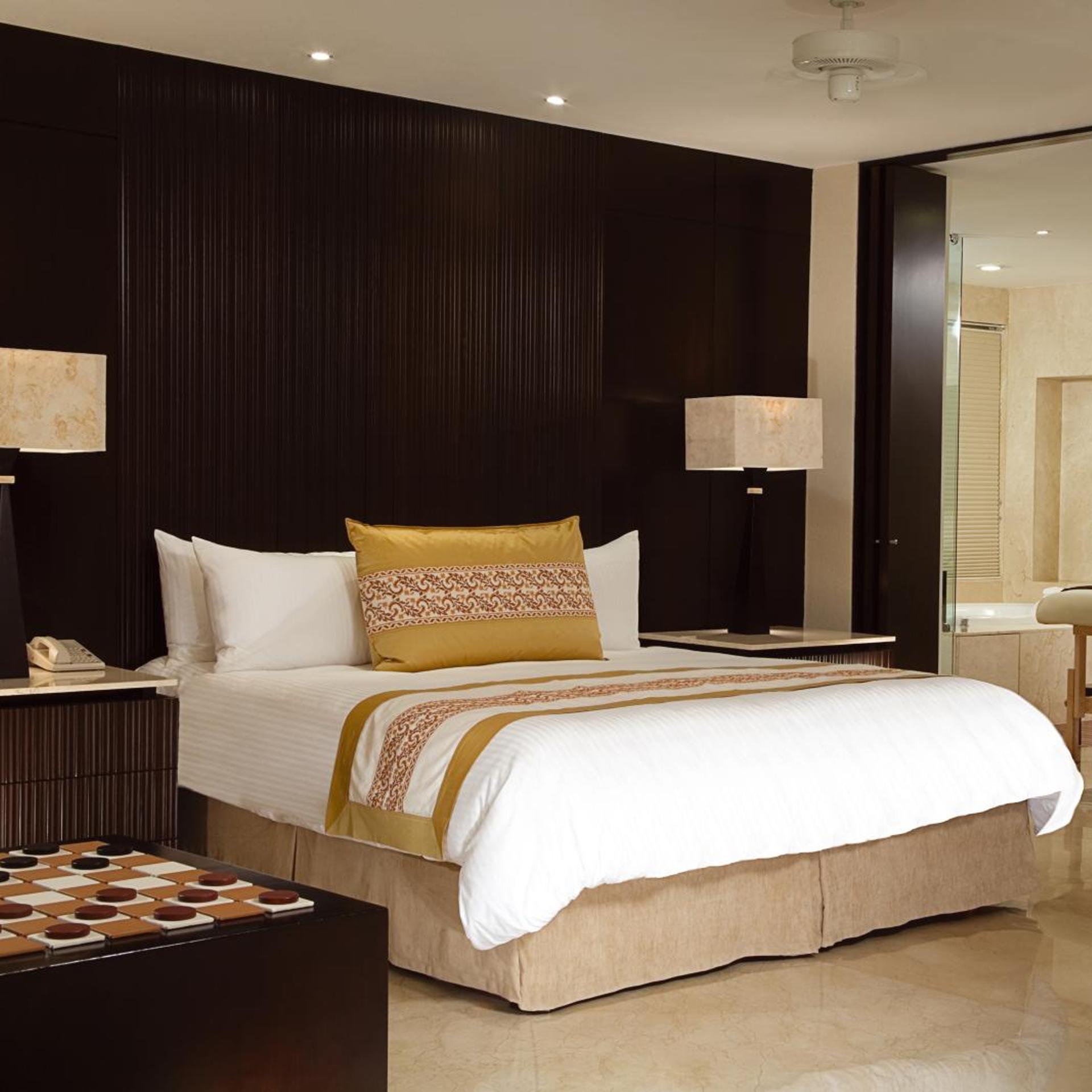 Grand, Ambassador, Suite