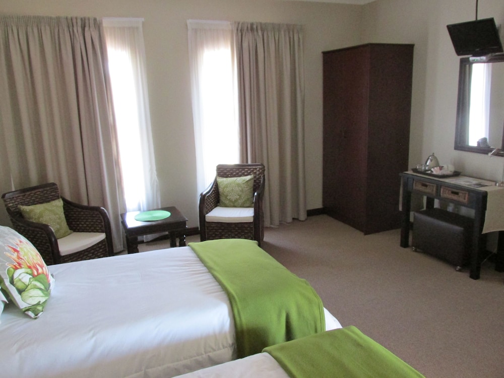 Room, Triple