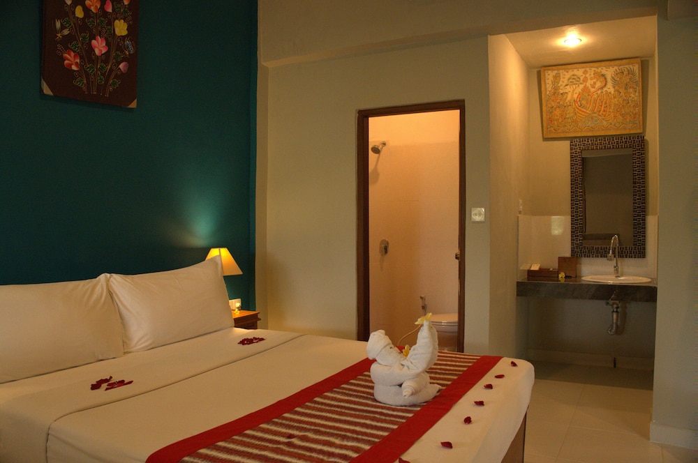 Studio, Queen Bed