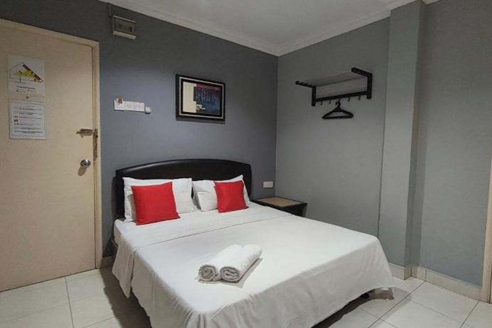PUTERI AMPANG HOTEL 30/48